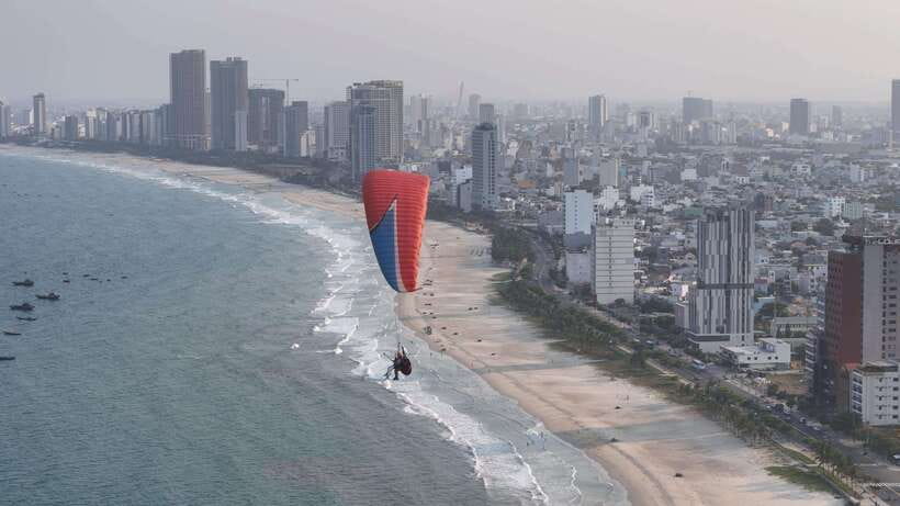 Da Nang Private paragliding experience on Monkey Mountain - Who will enjoy this most?