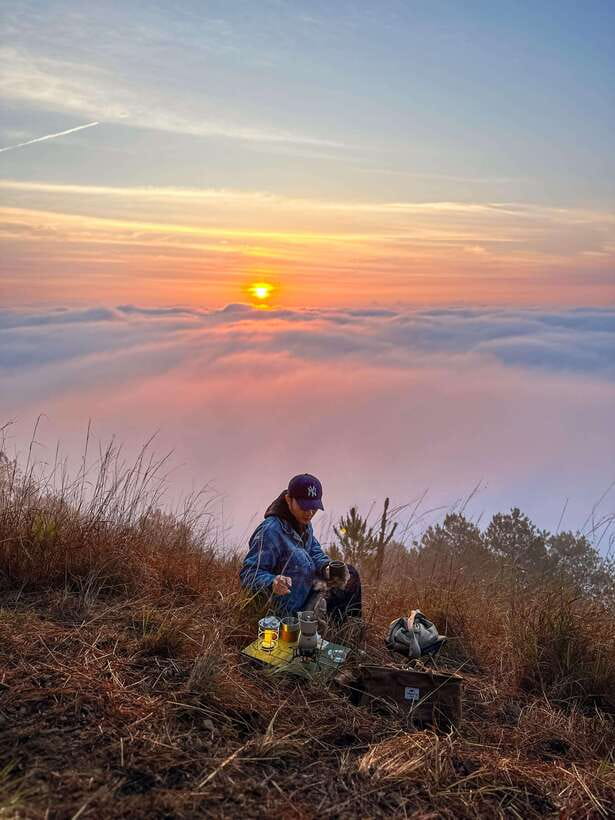 Dalat: Cloud Chasing packaged hike - Sunrise Pickup Included - Who Will Enjoy This Morning Most