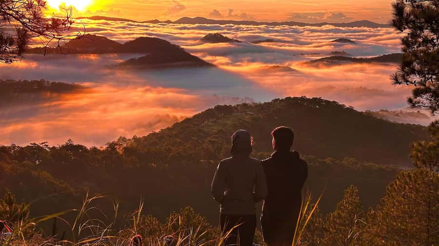 Dalat: Sunrise Trekking and Cloud Hunting experience - The 30-minute climb to Pinhatt Peak