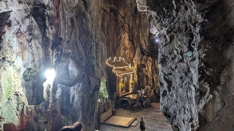 DaNang/HA: Lady Buddha, Marble Mountain & Am Phu Caves Tour - Am Phu Cave and its theatrical underworld