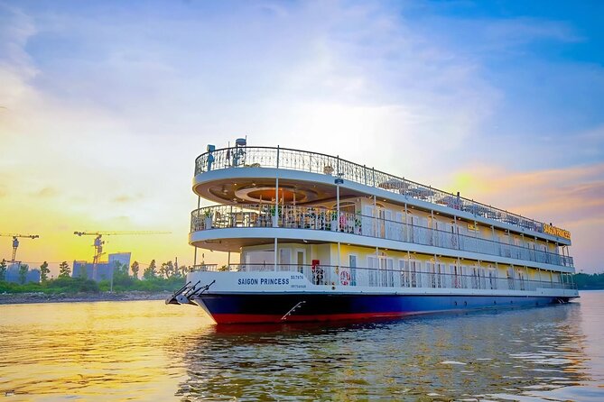 Dinner On Cruise In Ho Chi Minh City With Private Table - Music and entertainment can shape the whole night