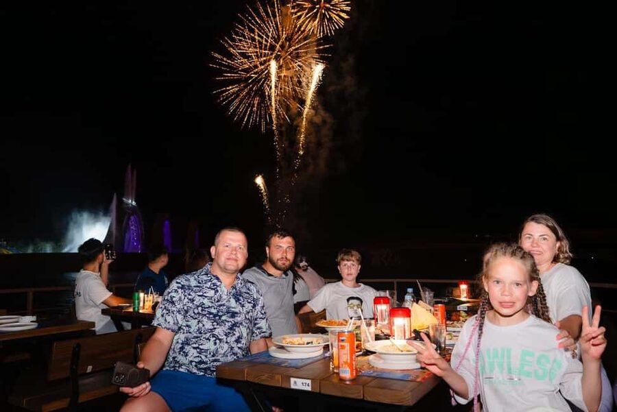 Dinner with Symphony Show And Firework Of Kiss Of The Sea - Music and dance from 8:15 to 9 pm