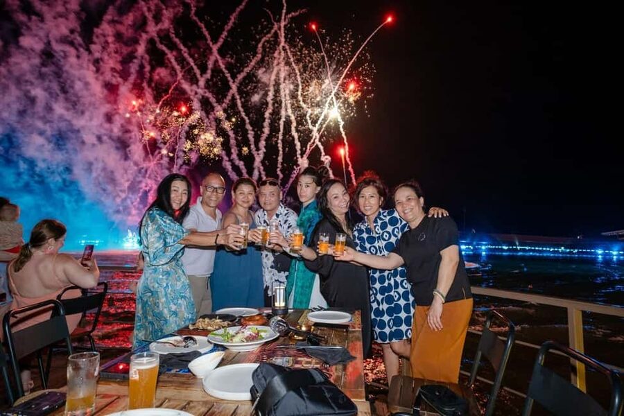 Dinner with Symphony Show And Firework Of Kiss Of The Sea - Who will enjoy this evening most