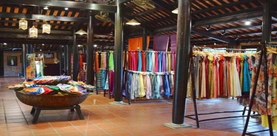 Discover Traditional Silk Process in Hoi An Silk Village - The exhibition and silk shop