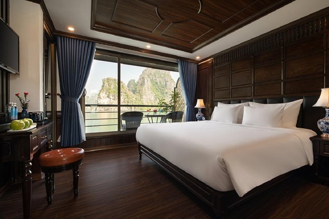 Doris Cruise 5 star cruise 3 days visiting Halong - Lan Ha Bay - Group size and the cruise-name issue