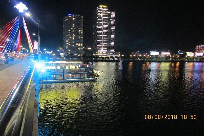 Dragon Cruise by Romantic Yatch: Tasty Beer/Flower/Cake & Dance - Love Bridge and the city lights