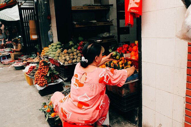 Early Riser Walk: Grandma Noodles, Cafe, Exotic Fruits & History - Why this early Saigon walk works