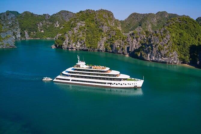 Emeraude Cruise 2 days 1 night Ha Long Bay Tour - Sunrise yoga and an early start