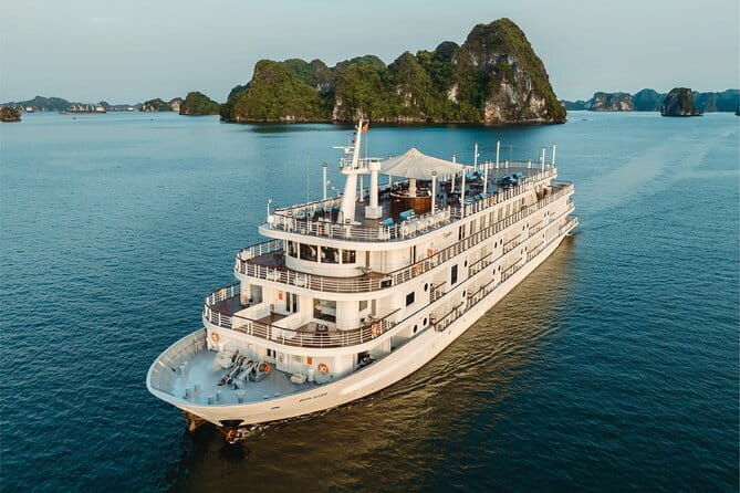 Emeraude Cruise 2 days 1 night Ha Long Bay Tour - The scenic return through Ha Long Bay