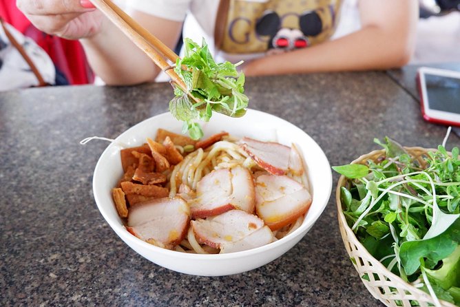 Evening Walking Food Tour, folk game and lantern boat - Guide quality and group size