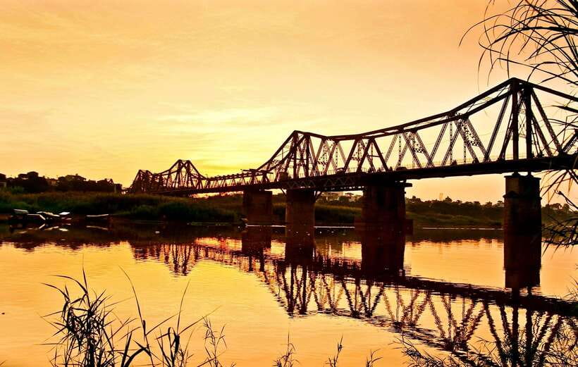 Explore Hanoi Old City By Cycling Tour With Small Groups - West Lake, Tran Quoc Pagoda, and Truc Bach Lake