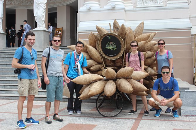 Explore Ho Chi Minh City Tour Half-day by Car - Spending an hour at Ben Thanh Market