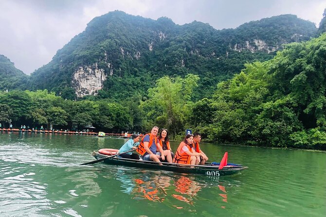Exploring Bai Dinh Pagoda -Trang An -Mua Cave with Buffet Lunch 1 Day From Hanoi - Why this day trip makes sense from Hanoi