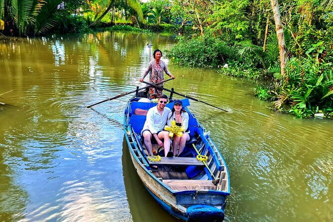 Floating Market & Hidden Canals – Small Group Morning Boat Tour - Pineapple, a short return ride, and a flexible choice