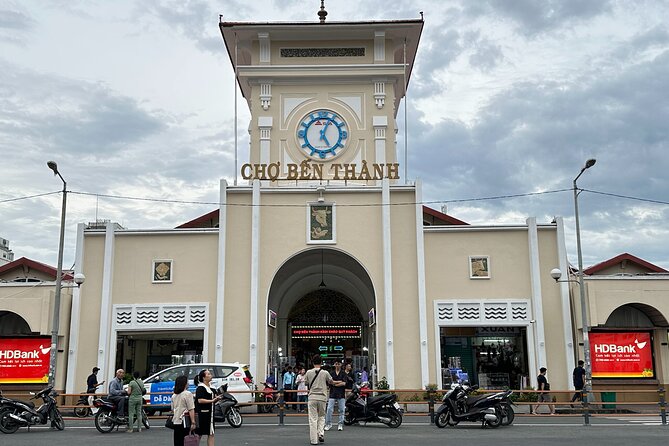 [Free E-sim] Half Day Guided Tour in Ho Chi Minh City - One hour inside Independence Palace