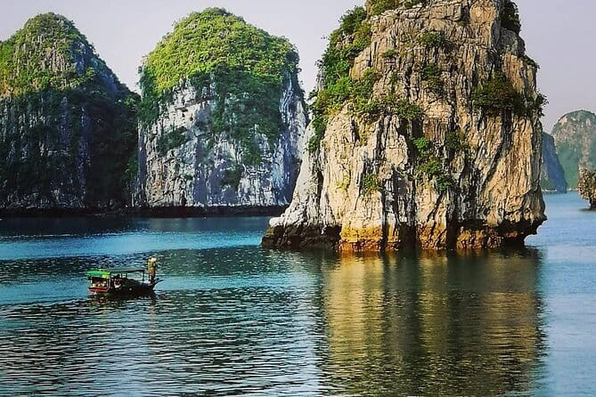 From Hanoi: 1-Day Halong 5-Star Cruises with Big & Small Groups - Sung Sot Cave and its steep walk