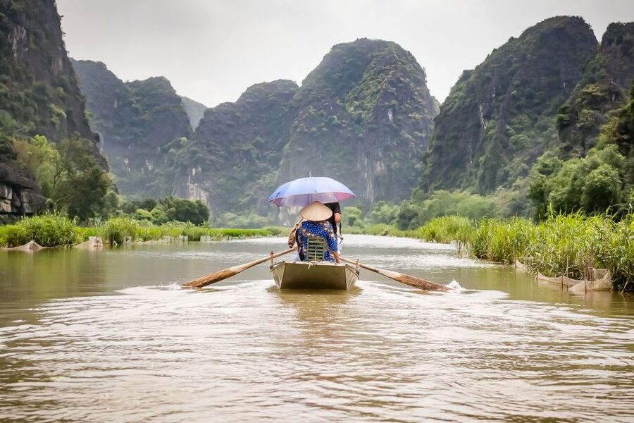 From Hanoi: 1-Day Ninh Binh Highlights Tour with Lunch - Lunch with more than 20 Vietnamese dishes