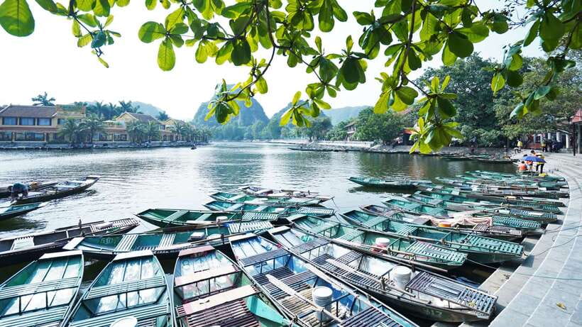 From Hanoi: 1-Day Ninh Binh Highlights Tour with Lunch - Mua Cave and the climb to Ngoa Long Mountain