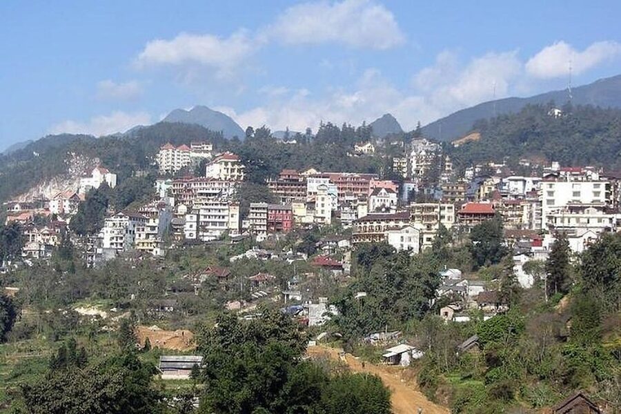 From Hanoi: 2-Day 2-Night Sapa Tour by Overnight Train - The return to Hanoi by daytime limousine bus
