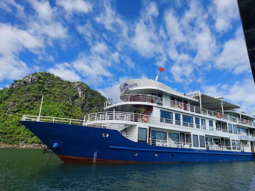 From Hanoi: 2-Day Halong Sapphire Cruise with Balcony Cabin - Your balcony cabin and life aboard Sapphire