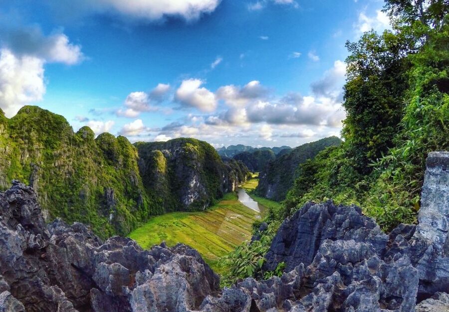 From Hanoi: 2-Day Ninh Binh Tour with Accommodation & Meals - The two-hour ride south from Hanoi