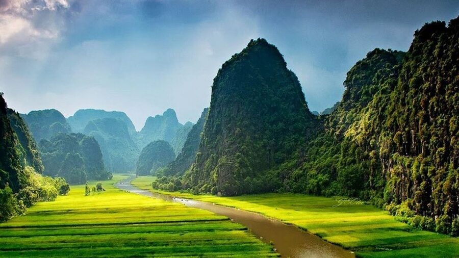 From Hanoi: 2-Day Ninh Binh Tour with Ha Long Bay Cruise - Titop Island combines a beach stop and a climb