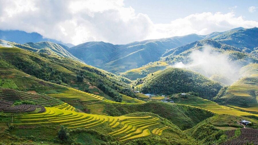 From Hanoi: 2-Day Overnight Sapa Tour by Limousine - Sin Chai and the first afternoon walk