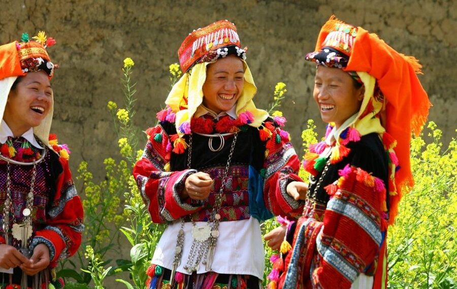 From Hanoi: 2-Day Overnight Sapa Tour by Limousine - One night in Sapa