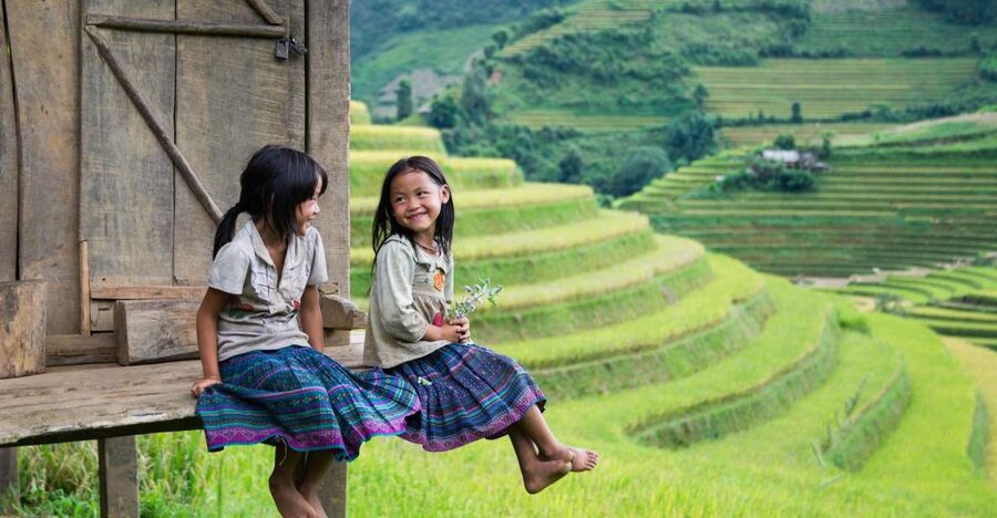From Hanoi: 2-Day Sapa Cultural Exchange Tour with Homestay - Lunch and the first walk to Y Linh Lo