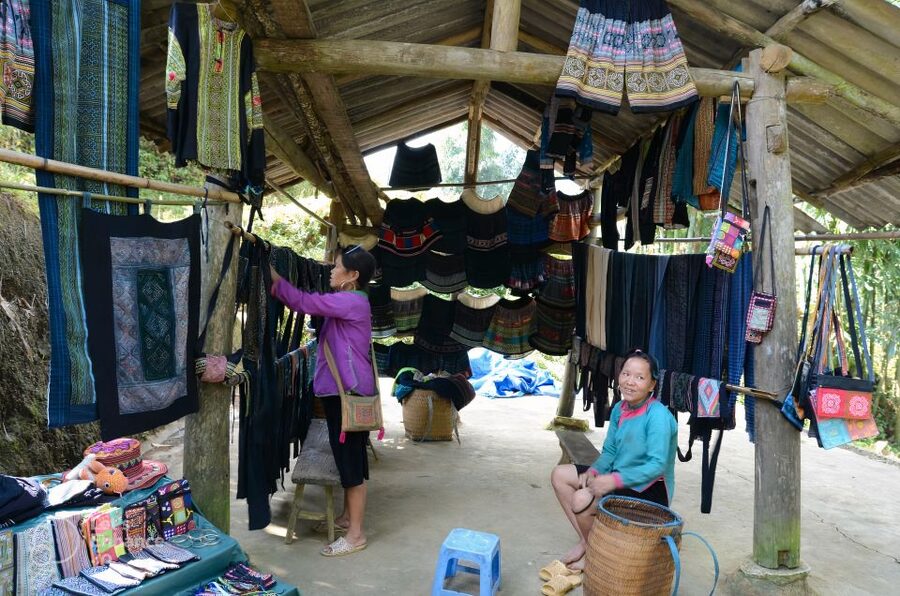From Hanoi: 2-Day Sapa-Fansipan Peak & Trek & Ha Giang Bus - The real cost and what you receive