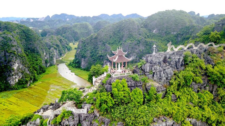 From Hanoi: Bai Dinh, Trang An, and Mua Cave Full-Day Tour - Guides can shape the whole experience
