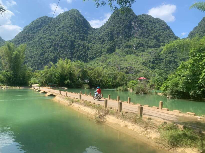 From Hanoi: Ban Gioc Waterfall - Local Villages 2nights/1day - Lunch at Thac Ban Gioc Restaurant