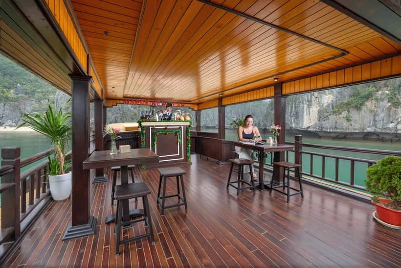 From Hanoi/Cat Ba: Lan Ha Bay Full-Day Boat Trip - Group size, guides, and the feel on board