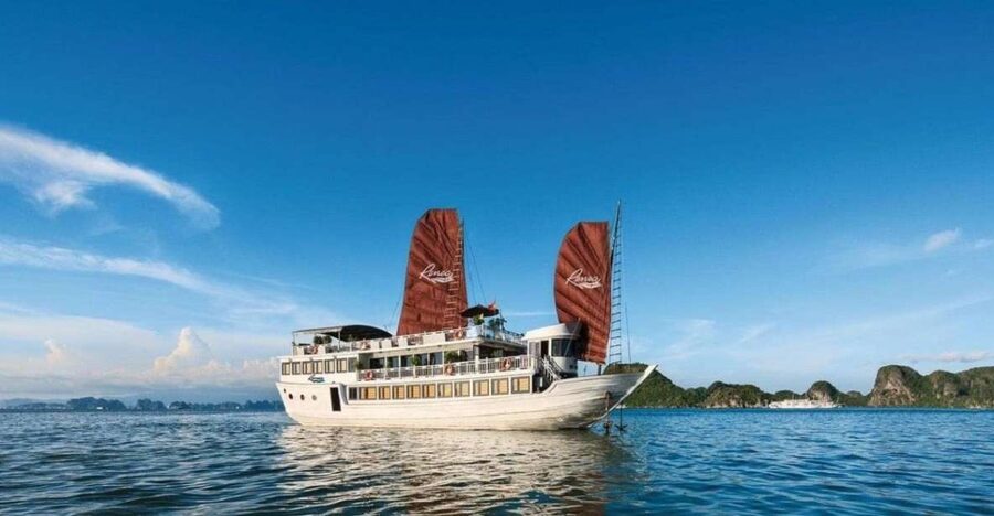 From Hanoi: Ha Long - Bai Tu Long Bay 2-Day 1-Night Cruise - Day one: lunch, karst islands, and Cap La kayaking