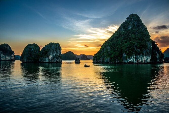 From Hanoi: Ha Long Bay Day tour 4-Star with Kayaking - Titov Island for another view of the bay