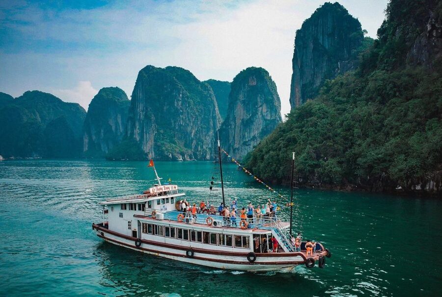 From Hanoi: Halong Bay Day Trip with Lunch and Transfers - Sung Sot Cave, Halong Bay’s big attraction