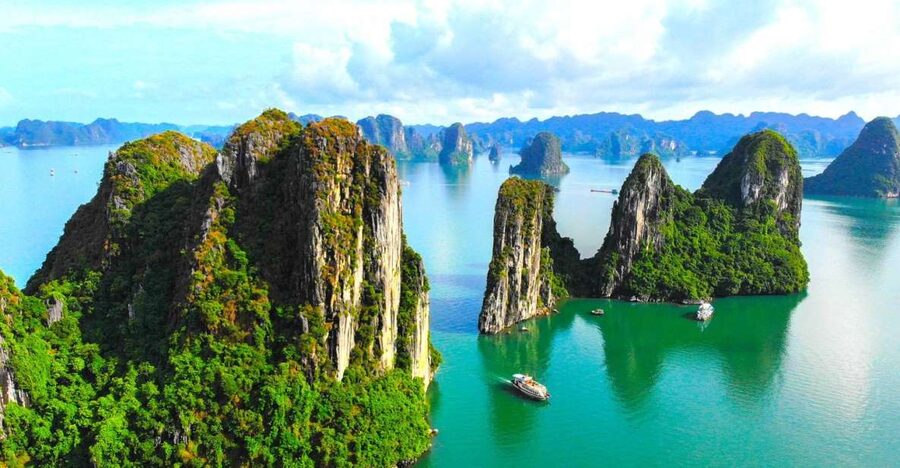 From Hanoi: Halong Bay Day Trip with Lunch and Transfers - The Hanoi pickup and long road journey