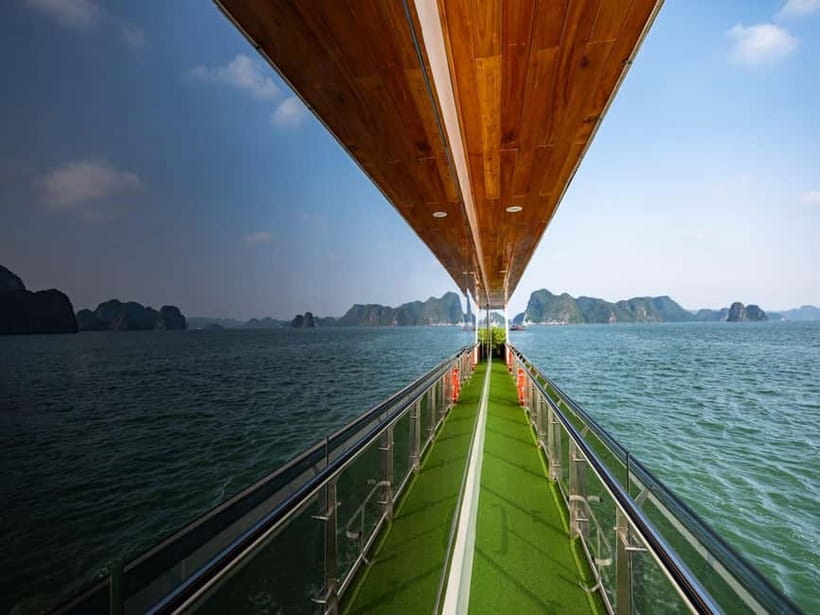 From Hanoi: Halong bay Luxury tour on 5 star cruise - Guides, service, and the comfort factor
