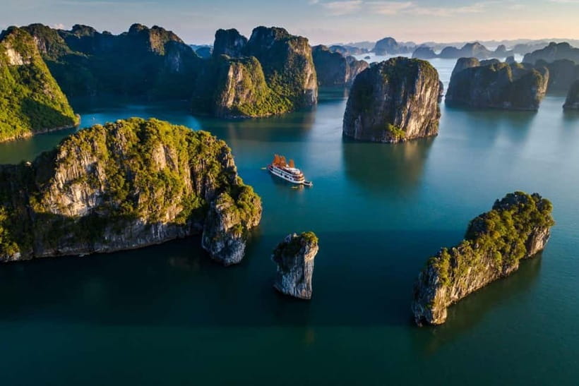 From Hanoi: Halong bay Luxury tour on 5 star cruise - A Vietnamese buffet with limestone views