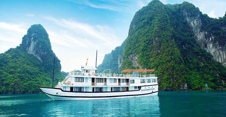 From Hanoi: Halong Explorer 3-Day Deluxe Cruise - Day one: Luon Cave and the climb on Titop Island