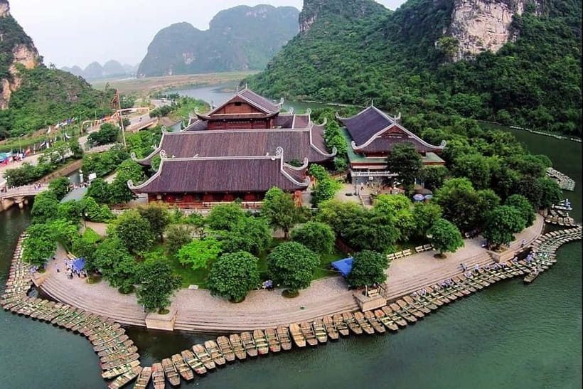 From Hanoi: Hoa Lu/Bai Dinh-Tam Coc/Trang An-Mua Cave Tours - Climbing Mua Cave and Ngoa Long Mountain