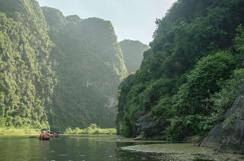 From Hanoi: Hoa Lu/Bai Dinh-Tam Coc/Trang An-Mua Cave Tours - Hoa Lu or Bai Dinh: choosing the morning visit