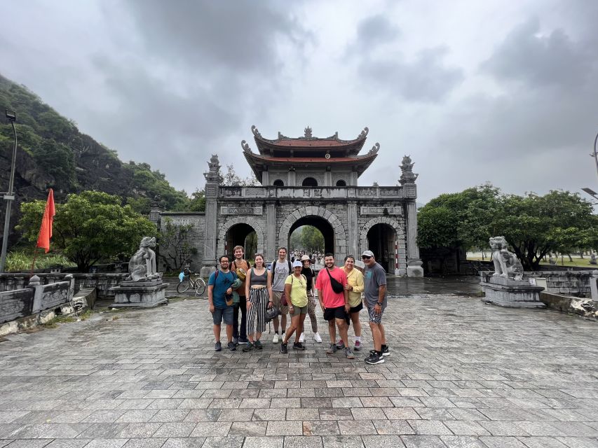 From Hanoi: Hoa Lu, Mua Cave and Tam Coc Full-Day Trip - Vietnamese lunch in a local restaurant