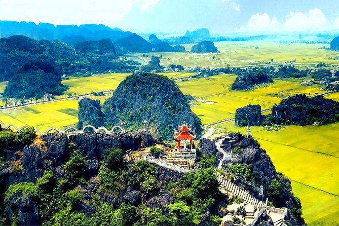 From Hanoi: Hoa Lu, Tam Coc, and Mua Cave Scenic Day Trip - Mua Cave and the climb to Ngoa Long Mountain