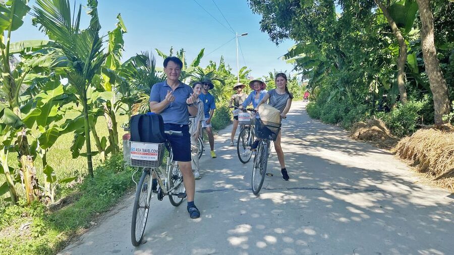 From Hanoi: Hoa Lu & Tam Coc with Buffet lunch & Cycling - A short bicycle ride through village roads