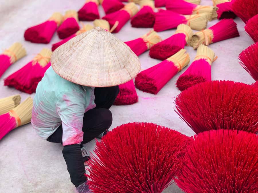 From Hanoi: Incense Village, Conical Hat and HaThai Art Tour - Who should choose this experience?