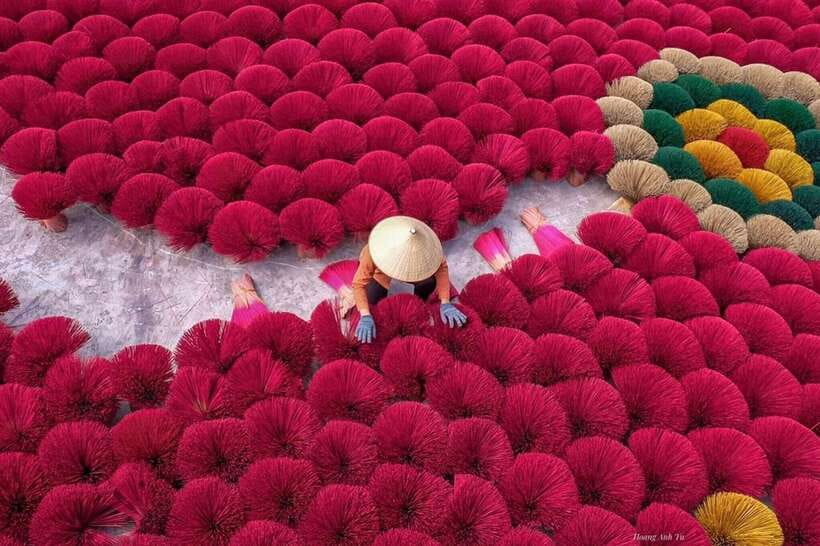 From Hanoi: Incense Village & Train Street Small Group Tour - Quang Phu Cau: a working incense village