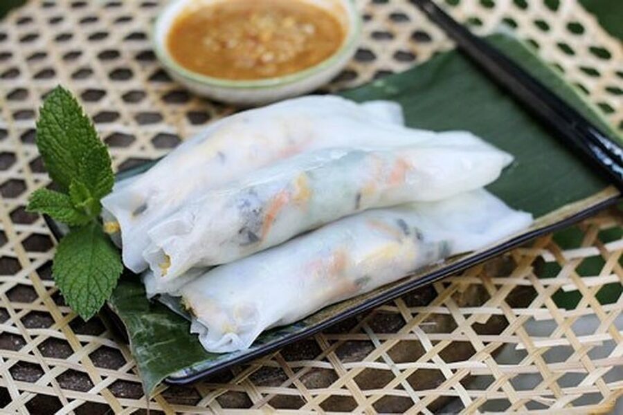 From Hanoi: Old Quarter Vegetarian Food Tour - The first bites: banh mi and fresh spring rolls