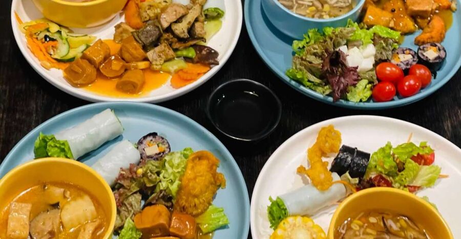 From Hanoi: Old Quarter Vegetarian Food Tour - Walking Hanoi’s small food streets