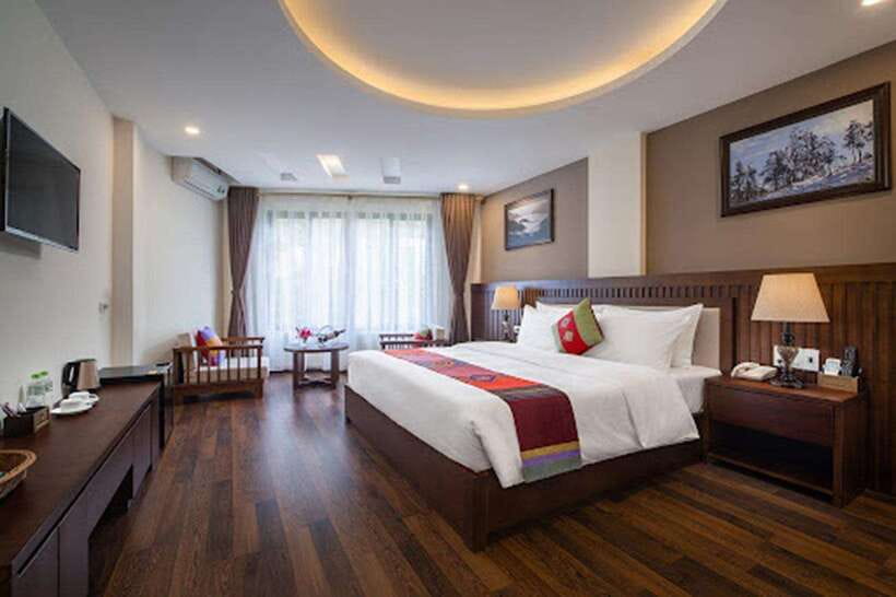 From Hanoi: Premium 2-Day Sapa Adventure with DCAR Limousine - Fansipan or Lao Chai and Ta Van on day two